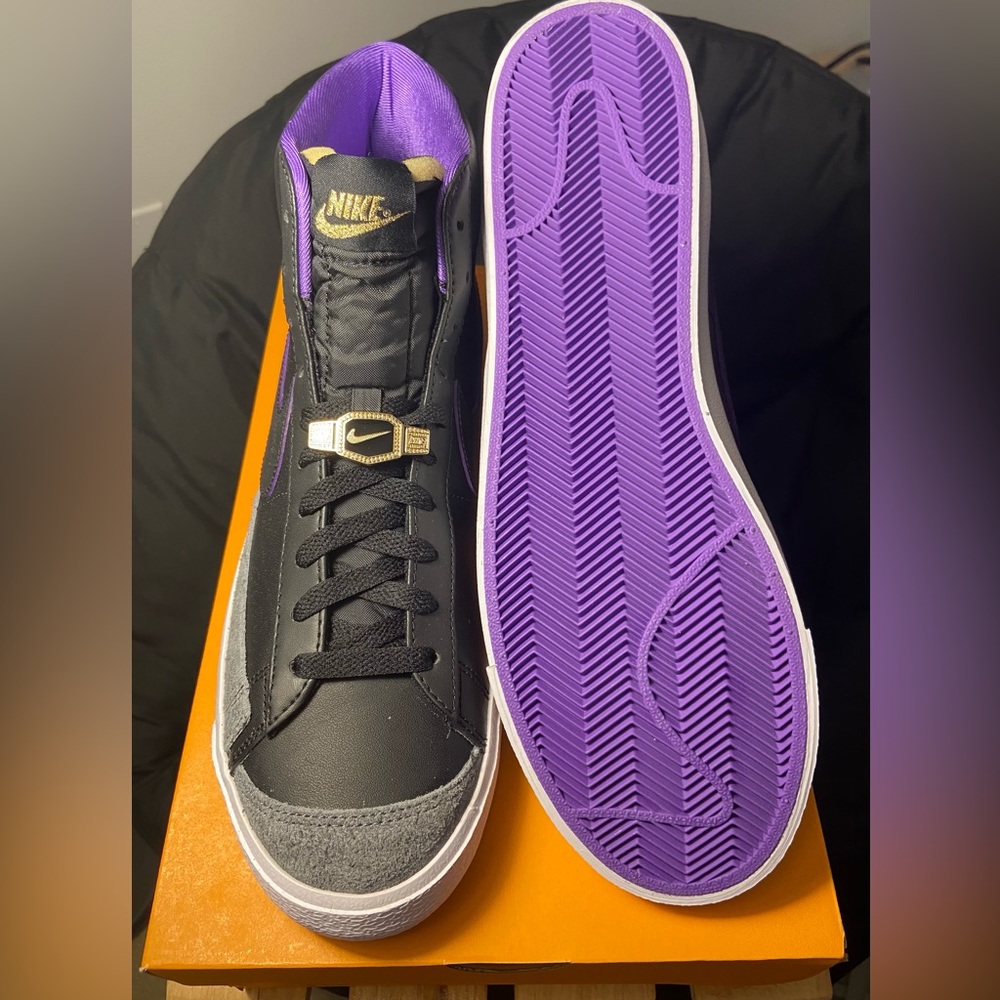 NWOT - Blazer MID ‘77 EMB - Black/Action Grape Iron Grey Sneakers - Picture 2 of 6